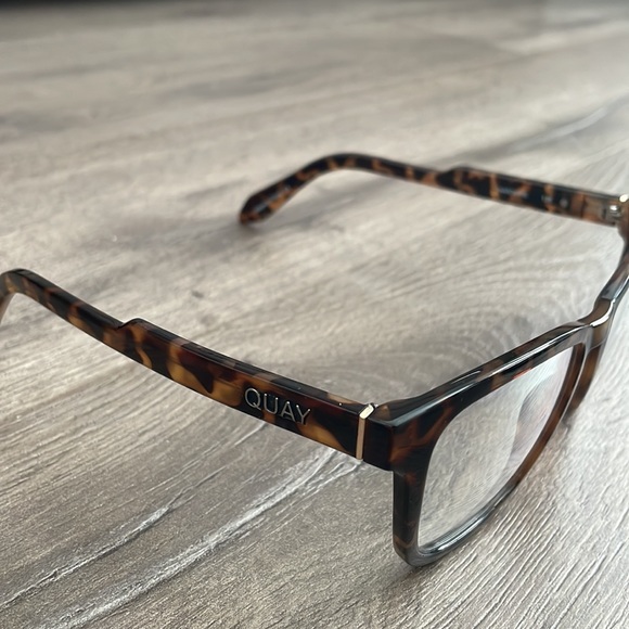 Quay Blue Light Glasses - Hardwire - Picture 3 of 14